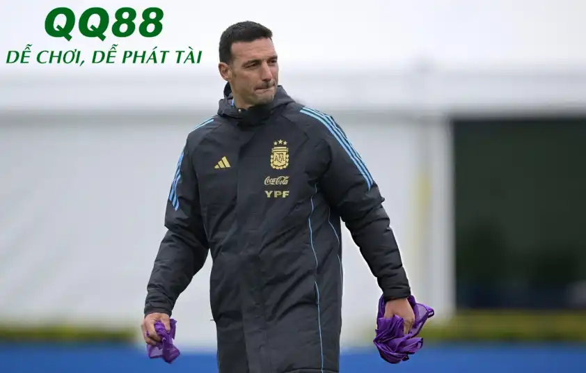 Lionel Scaloni có mặt tại trung tâm huấn luyện Atletico Madrid để thăm dò tình hình các cầu thủ Argentina